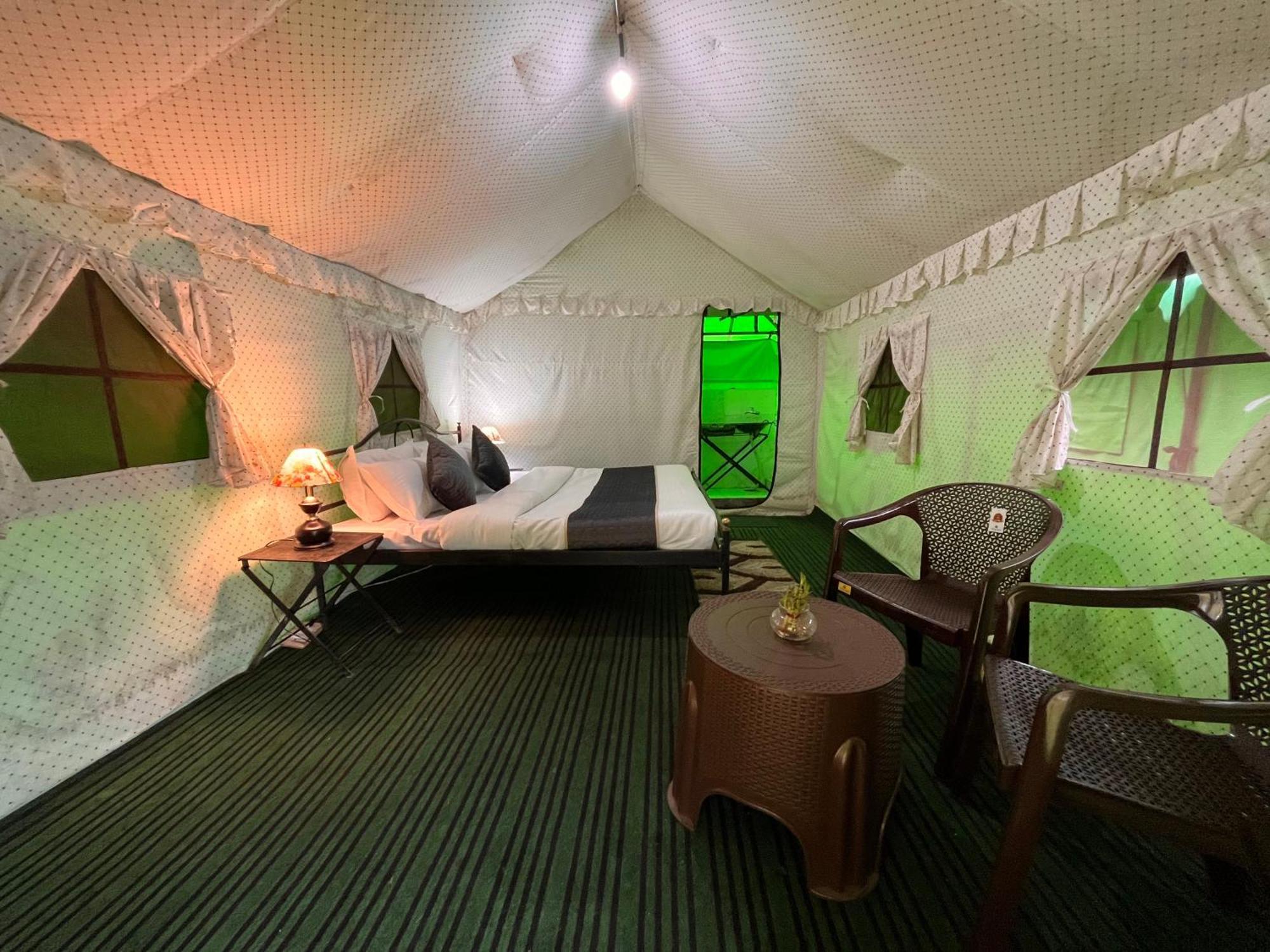 Himalayan Riverside Swiss Cottage Tents, Manali Luaran gambar
